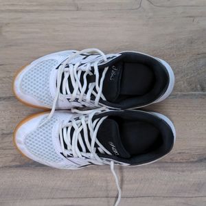 Asics Upcourt 4 Volleyball shoes